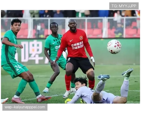 门将犯规的边界在哪？最容易被忽视的判罚细节揭秘